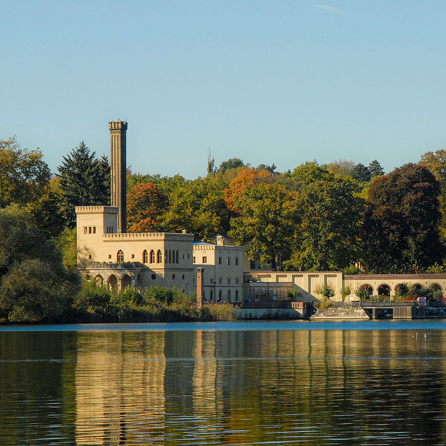 Blick über den Jungfernsee auf die Meierei