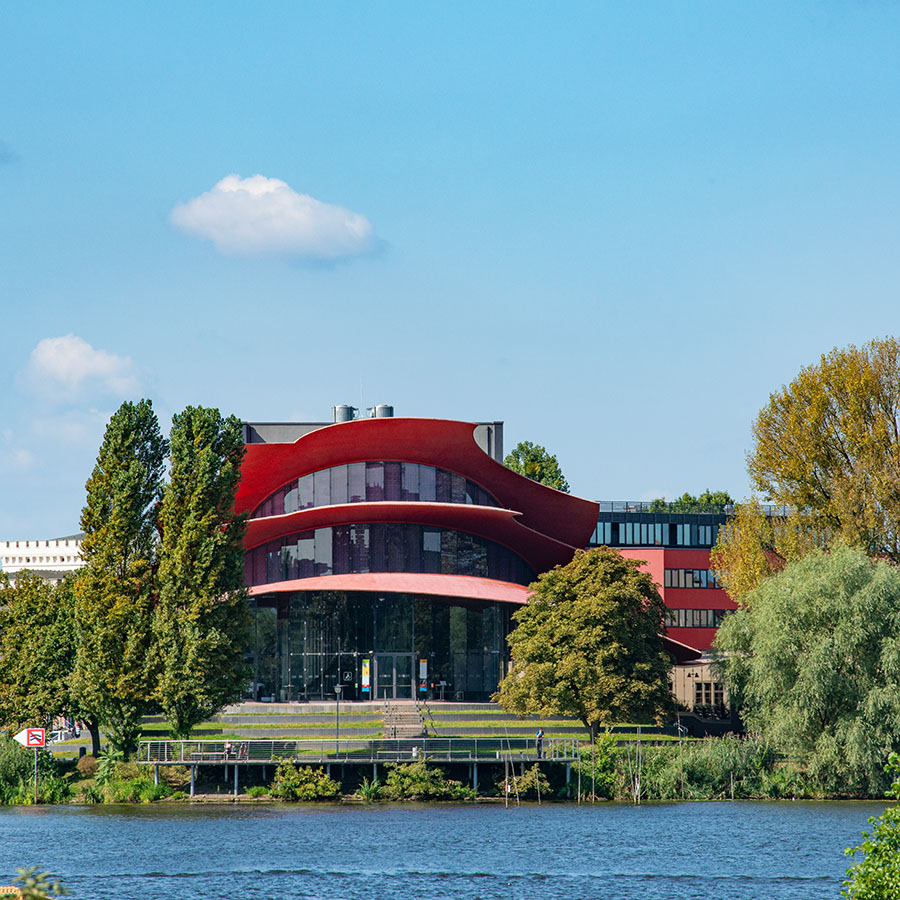 Hans-Otto-Theater vom Tiefen See